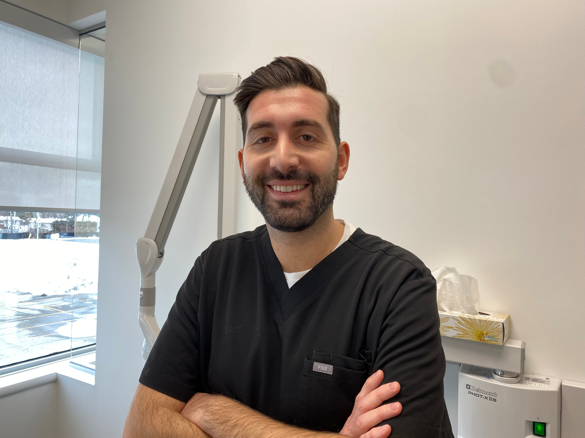 Dr. Elior Yona - Dentiste