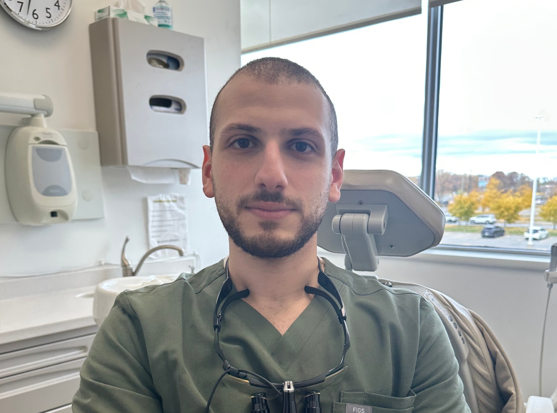 Dr. Léon Kneider - Dentiste